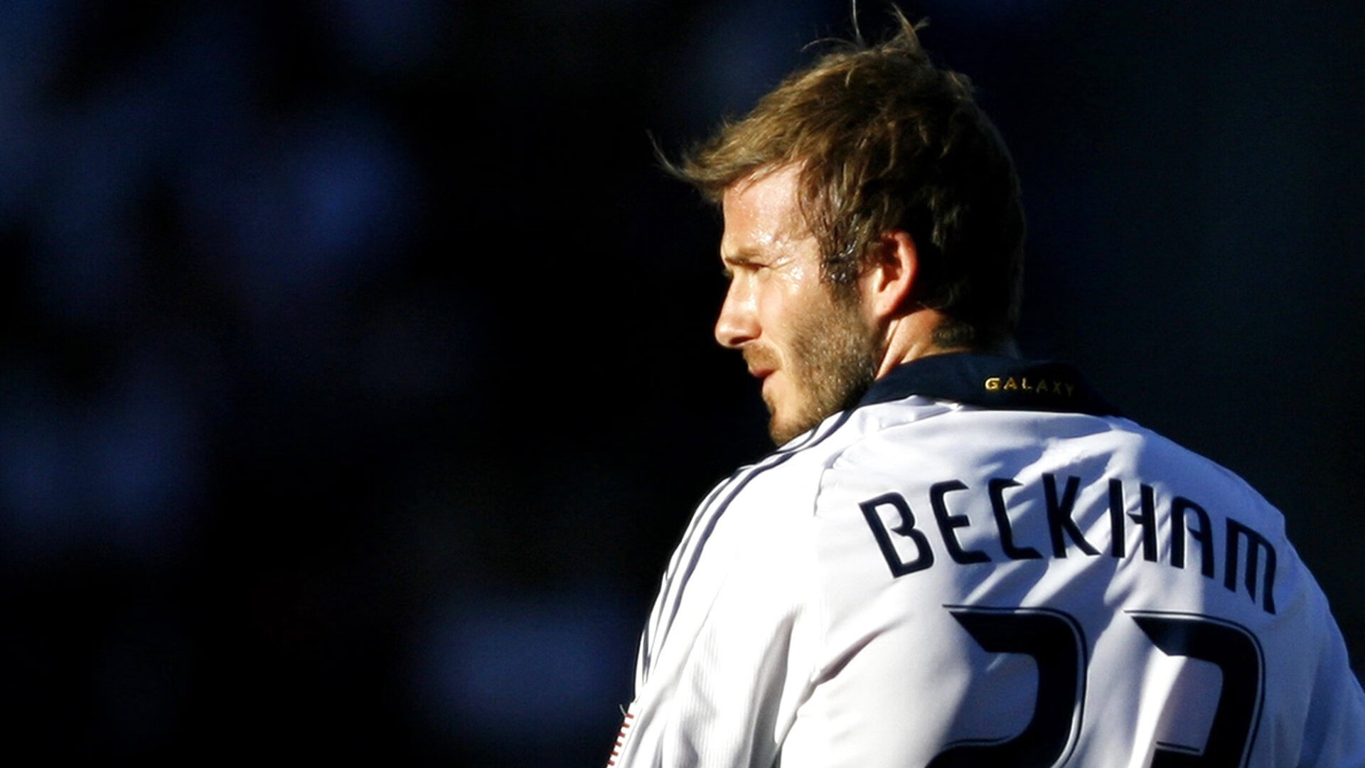 “体育总局支持青少年足球赛事，全国掀起足球热潮”，全国青少年足球工作领导小组办公室